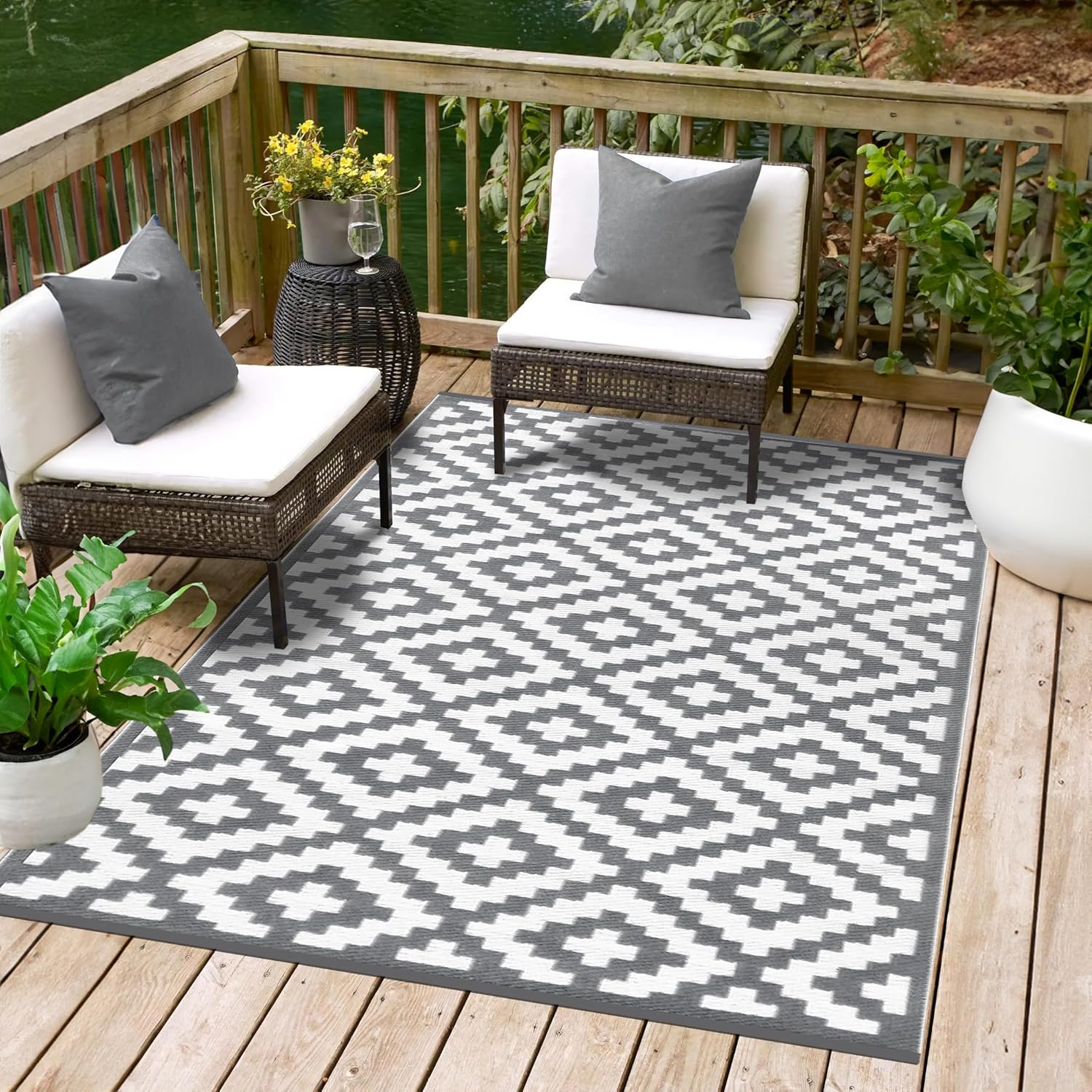 Indoor/Outdoor Reversible Plastic Rug